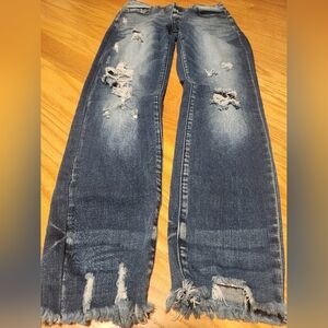 Kancan size 9 distressed jeans